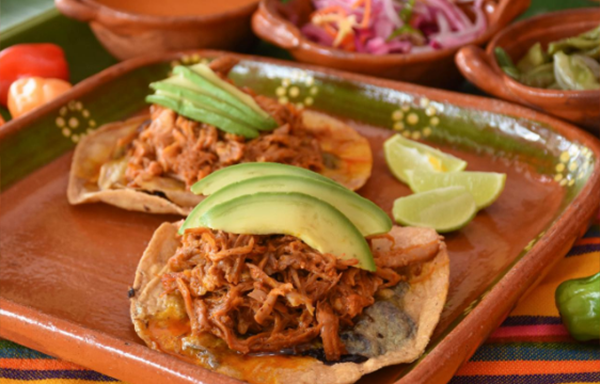 Orden de Panuchos de Cochinita (3pzas.)